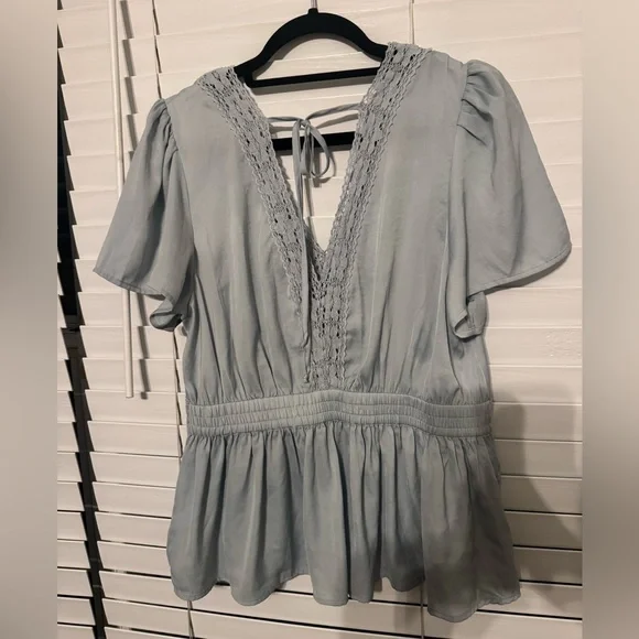 American Eagle Outfitters Light Blue V-Neck Blouse - Picture 2 of 5